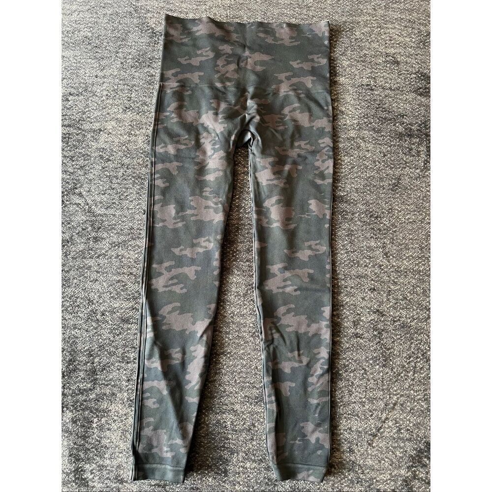 Spanx Camo Print Leggings size 1X